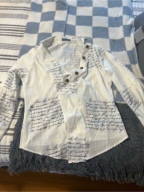 SHEIN White Script-Print V-Neck Button Blouse
